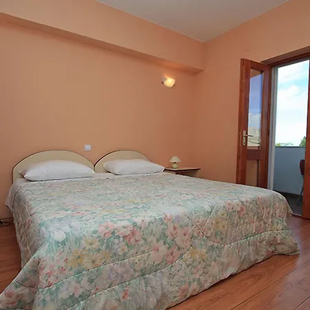 Dub Apartment *
